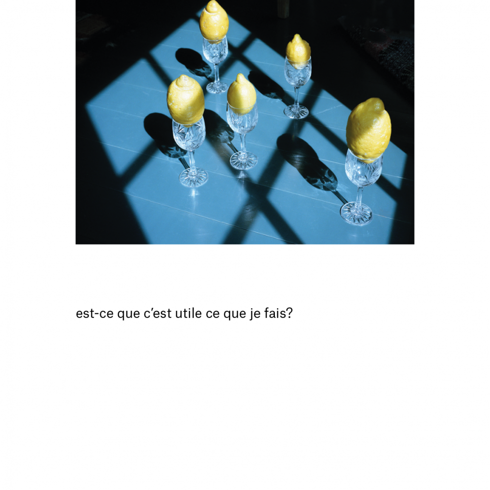 Le confinement a été pour moi une période de rupture. Une scission avec la frénésie quotidienne m’ayant permis de plonger avec calme tant en mon intérieur qu’au sein de mes archives personnelles. Un voyage intime semé d’interrogations, qui ont enfin trouvé le temps d’être retranscrites. 